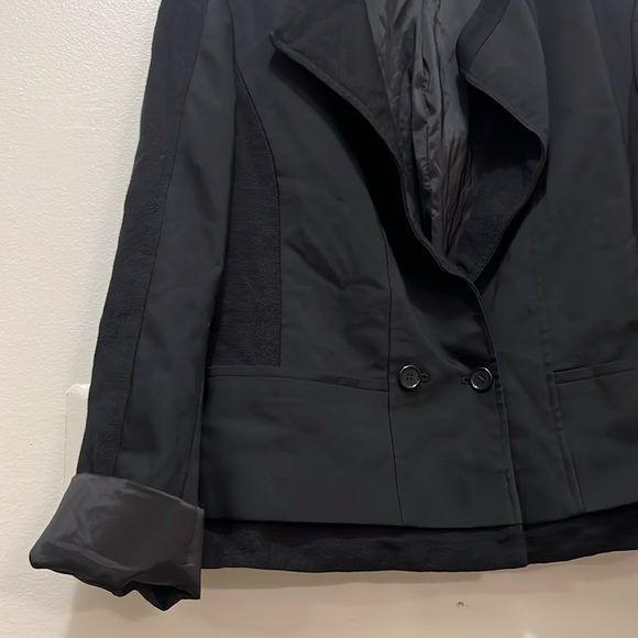 ANN TAYLOR - 10 WOMENS BLACK LINED TWO BUTTON CLOSURE POCKET FRONT BLAZER EUC - Picture 6 of 13